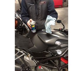 WD-40 Specialist Motorbike Cera y Brillo  400ml